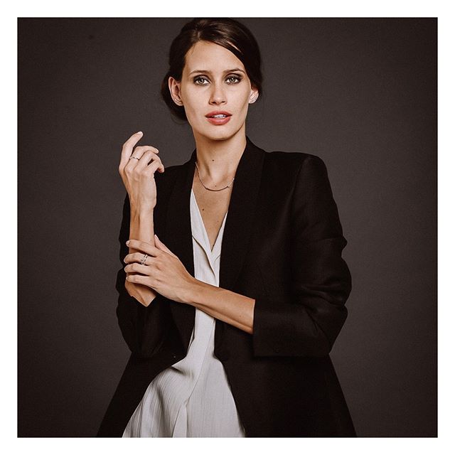 Au delà de son apparence et de son style, chaque femme est avant tout ce qu'elle vit, la somme de ses expériences et de ses émotions. 💫#lagarconnediamant  #belle .